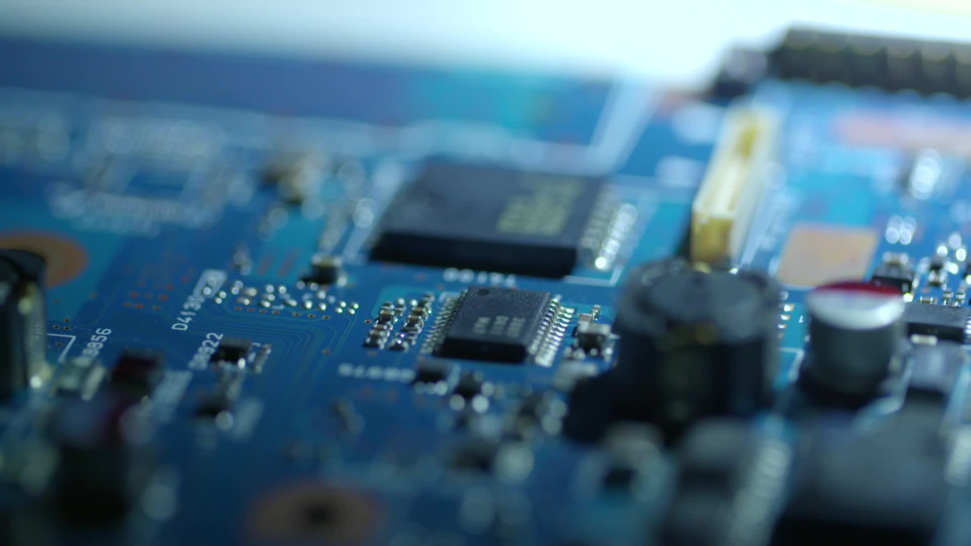 O1CN01ZV2q9B1p0WrOuPWvn_!!6000000005298-0-tbvideo